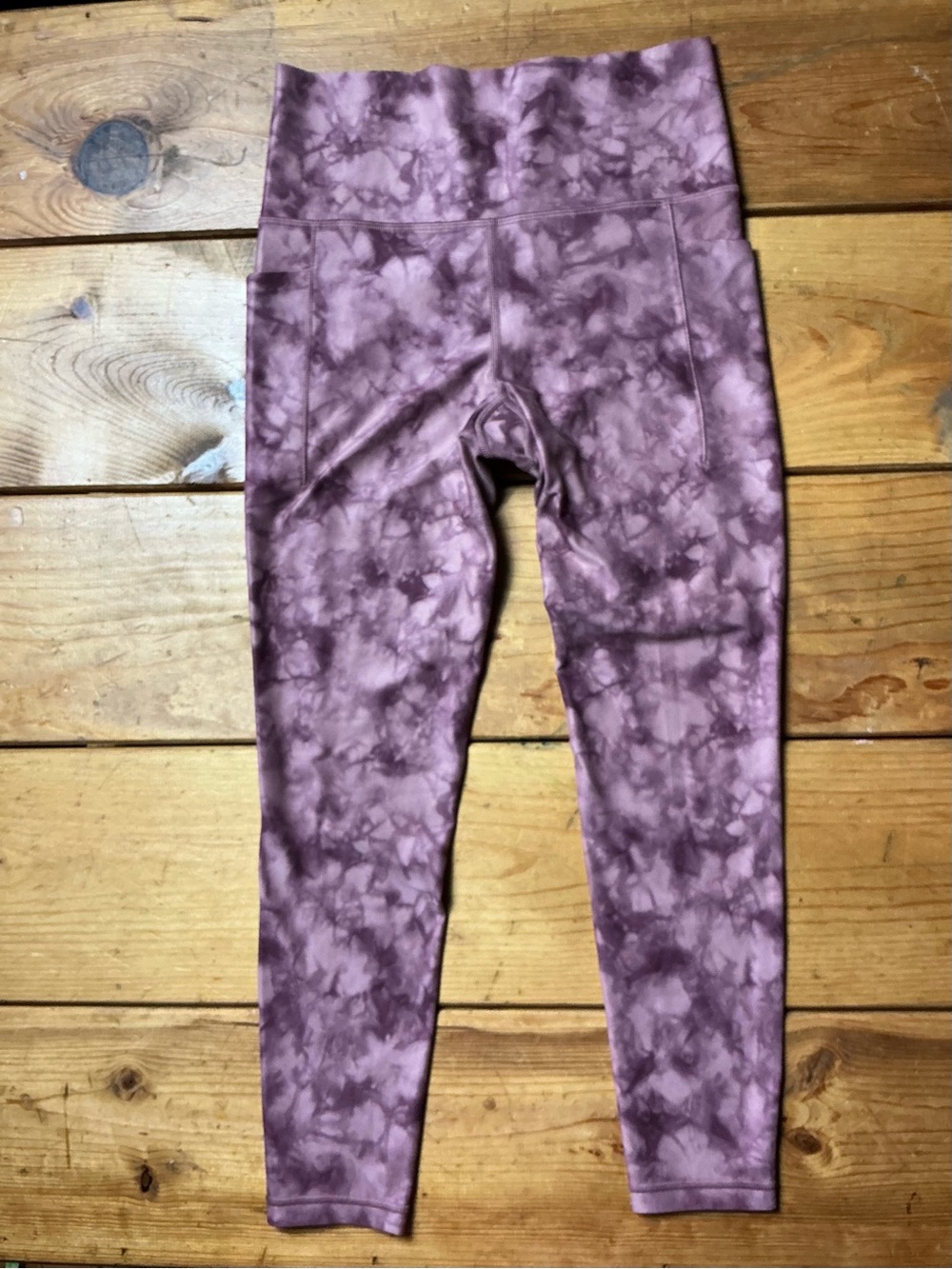 Athleta Salutation Stash Pocket II Printed 7/8 Purple Tie Dye Leggings